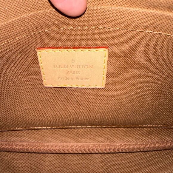 Louis Vuitton Multi Pochette Accessories - Picture 9 of 13